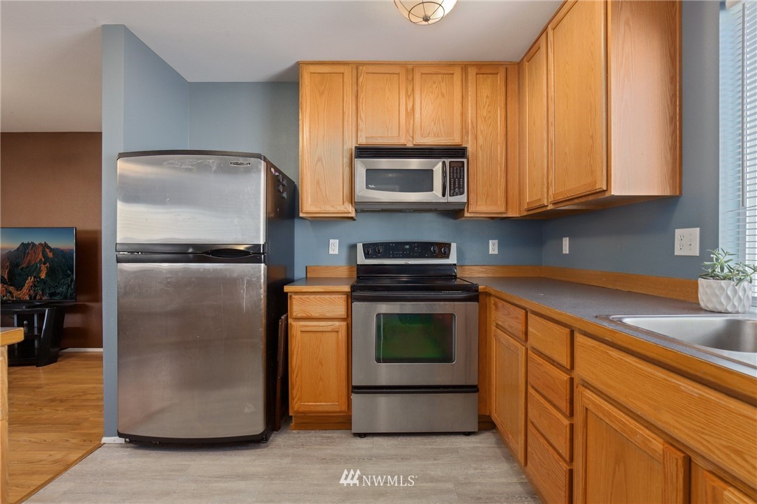 2276 Wallace Loop DuPont, WA 98327 - Photo 8 of 26