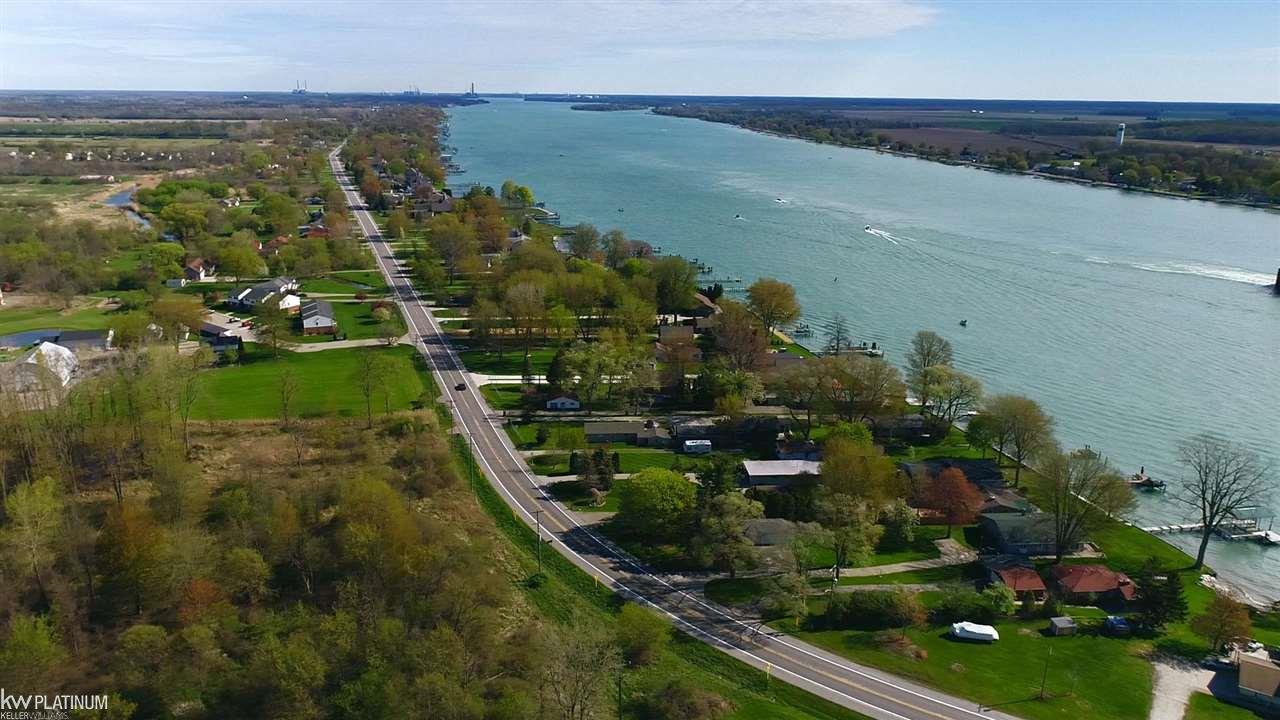 1135 Roberts Road Marine City, MI 48039 - Photo 7 of 34 50040481-6.JPG