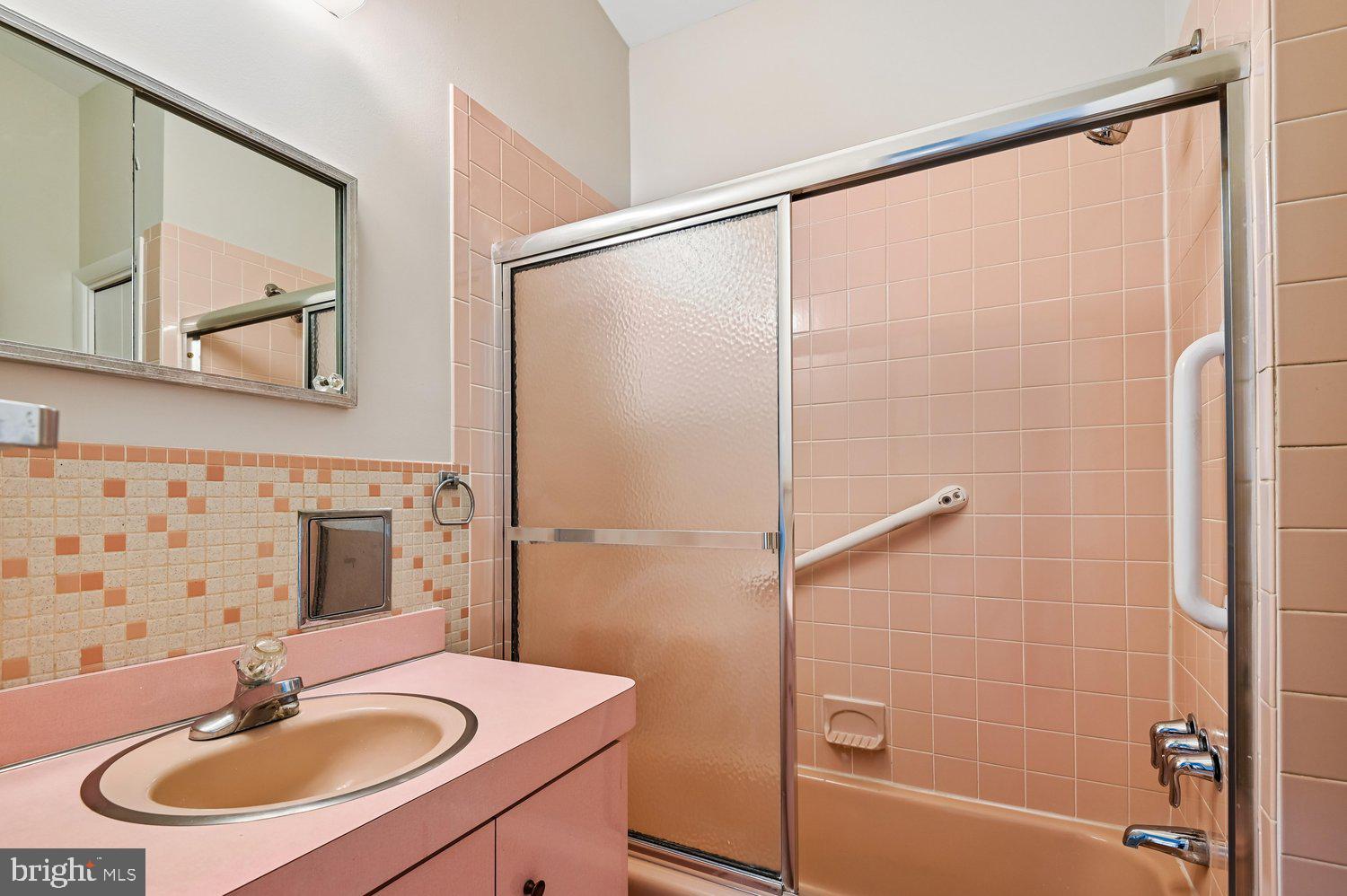 10316 Burnt Ember Drive Silver Spring, MD 20903 - Photo 25 of 56 Hall Full Bath