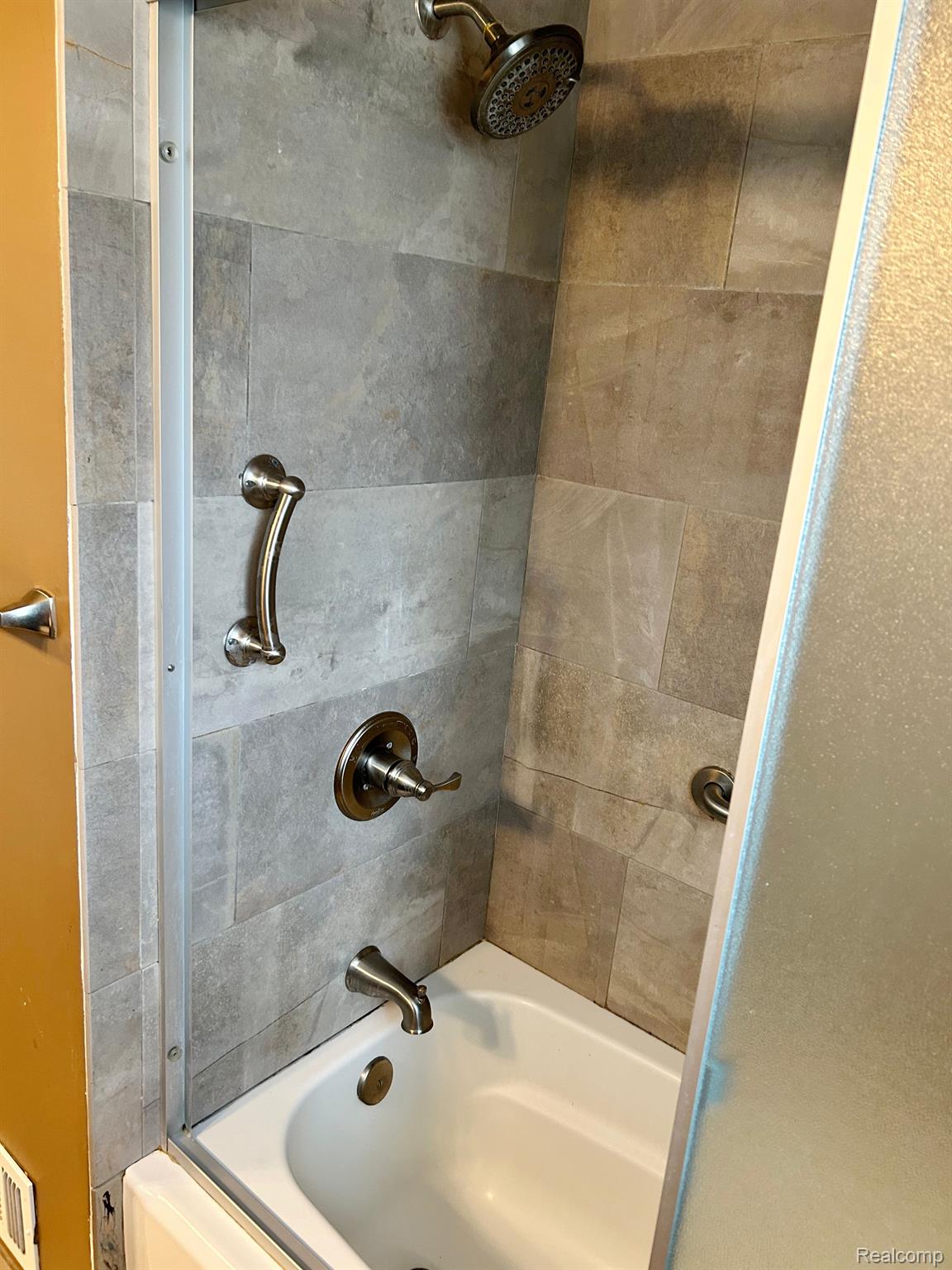 16390 Rutherland Street East Southfield, MI 48076 - Photo 16 of 28 Gallery Image 16