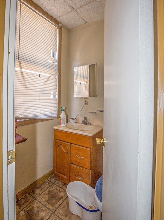 22 Loring Street Springfield, MA 01105 - Photo 21 of 40
