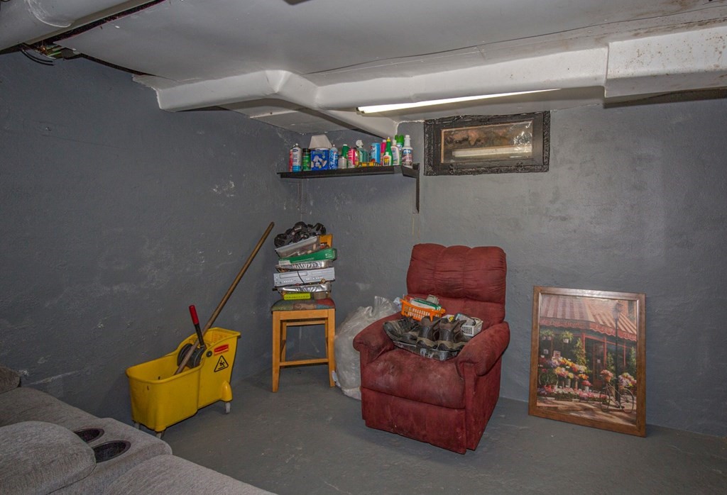 22 Loring Street Springfield, MA 01105 - Photo 30 of 40