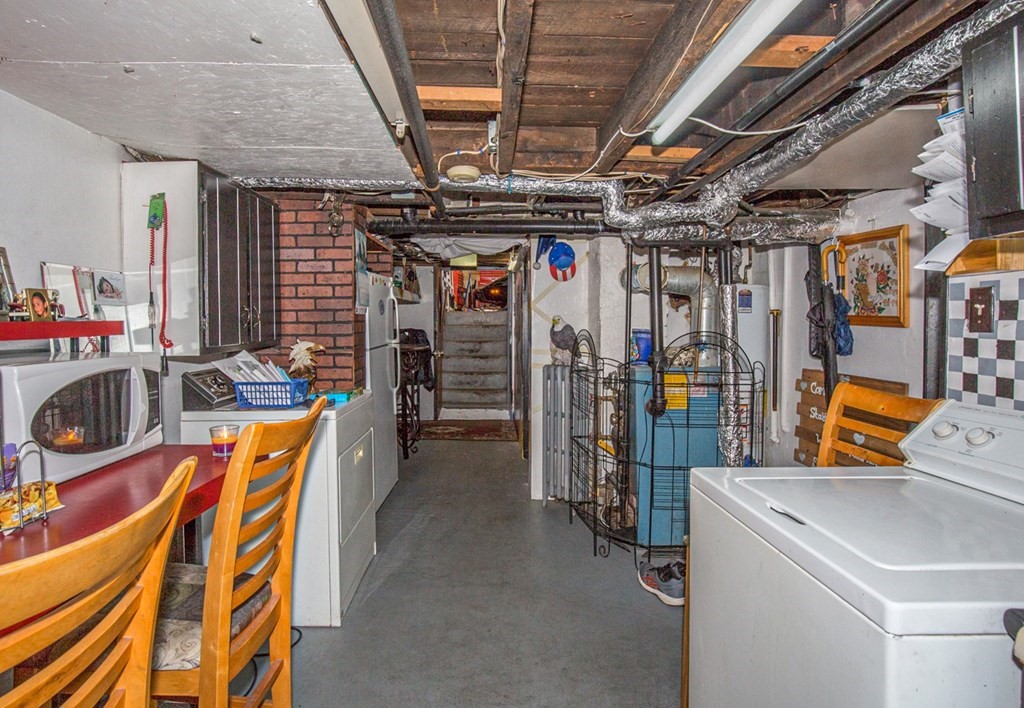 22 Loring Street Springfield, MA 01105 - Photo 36 of 40