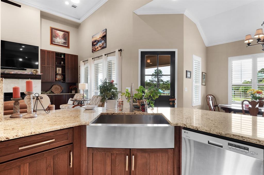 402 Cole Trail Sulphur Springs, TX 75482 - Photo 11 of 39 a kitchen with sink stove and refrigerator