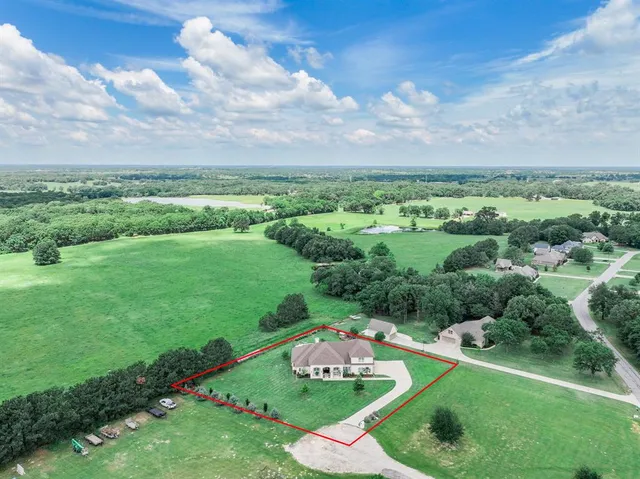 $1,150,000 | 402 Cole Trail, Sulphur Springs, TX 75482