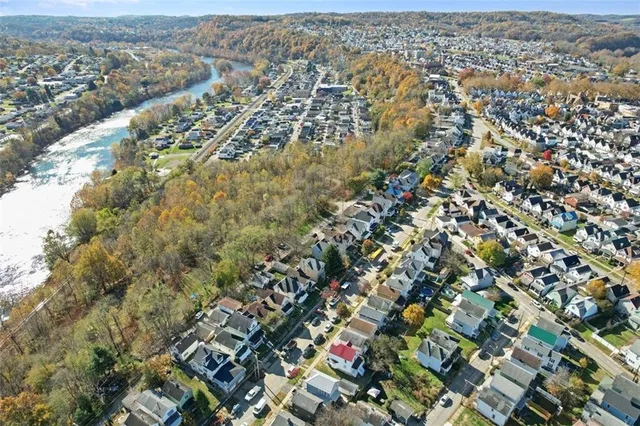 $118,000 | 129 Franklin Avenue, Vandergrift, PA 15690