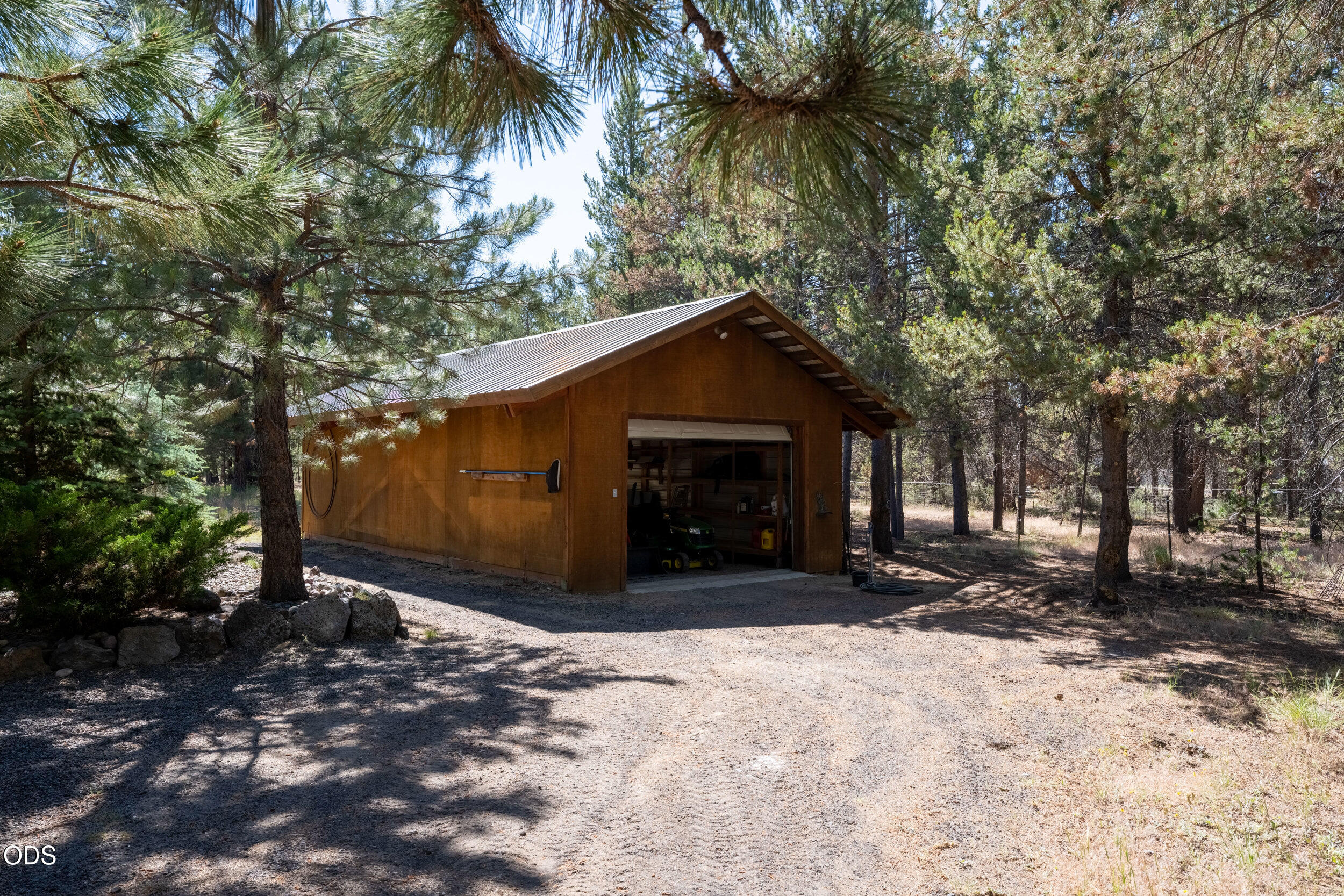 54440 Huntington Road Bend, OR 97707 - Photo 30 of 38