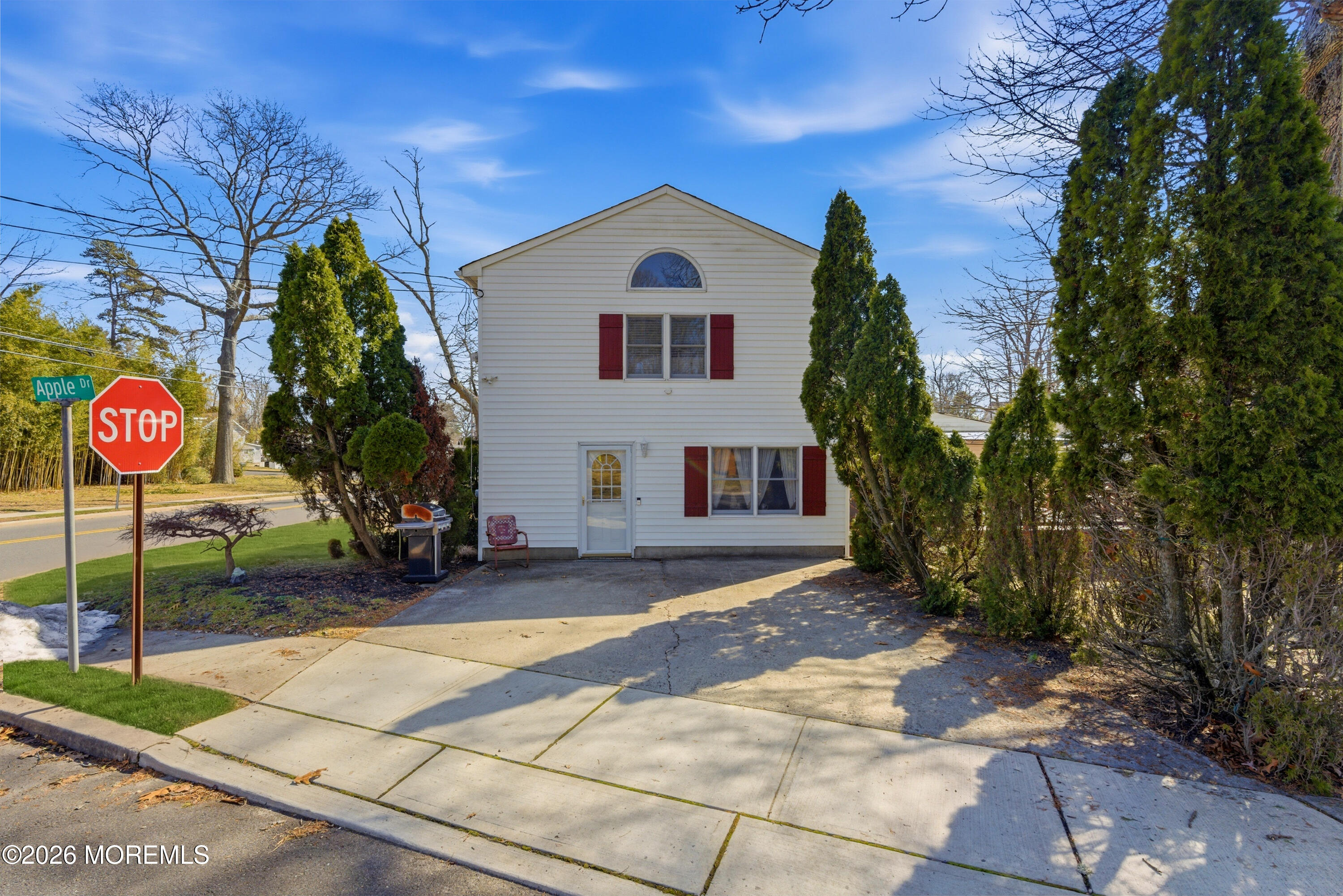 120 Whalepond Road Oakhurst, NJ 07755 - Photo 37 of 42 063