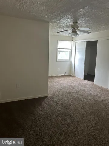 a view of empty room with window