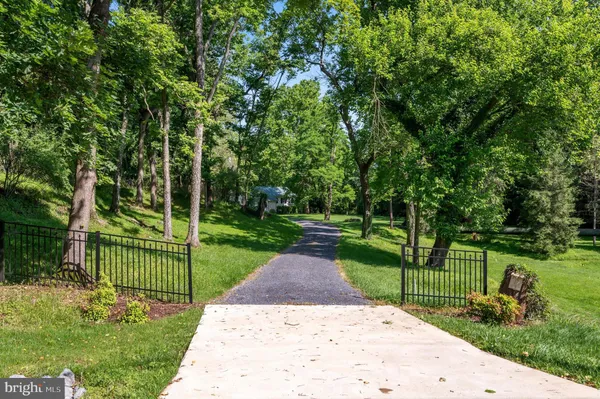 $875,000 | 6517 Kabletown Road, Charles Town, WV 25414