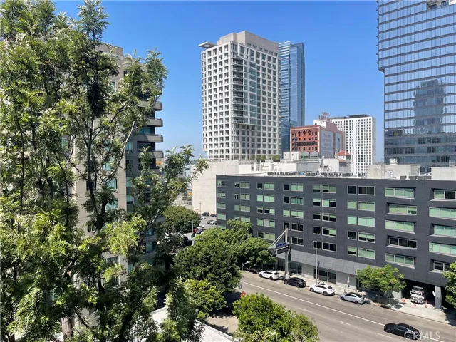 $2,300 | 600 West 9th Street, Unit 902, Los Angeles, CA 90015