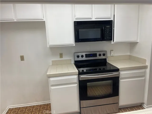 an empty room with closet