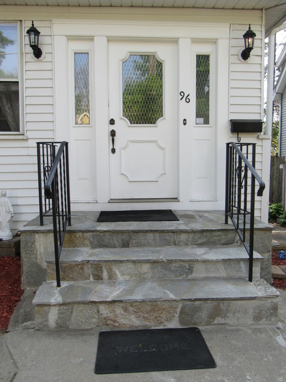 96 Belvidere Street Springfield, MA 01108 - Photo 2 of 10