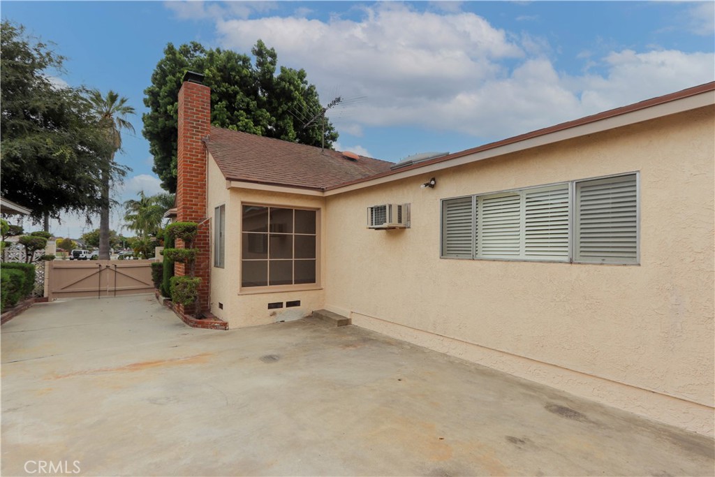 10817 Leffingwell Road Norwalk, CA 90650 - Photo 7 of 27