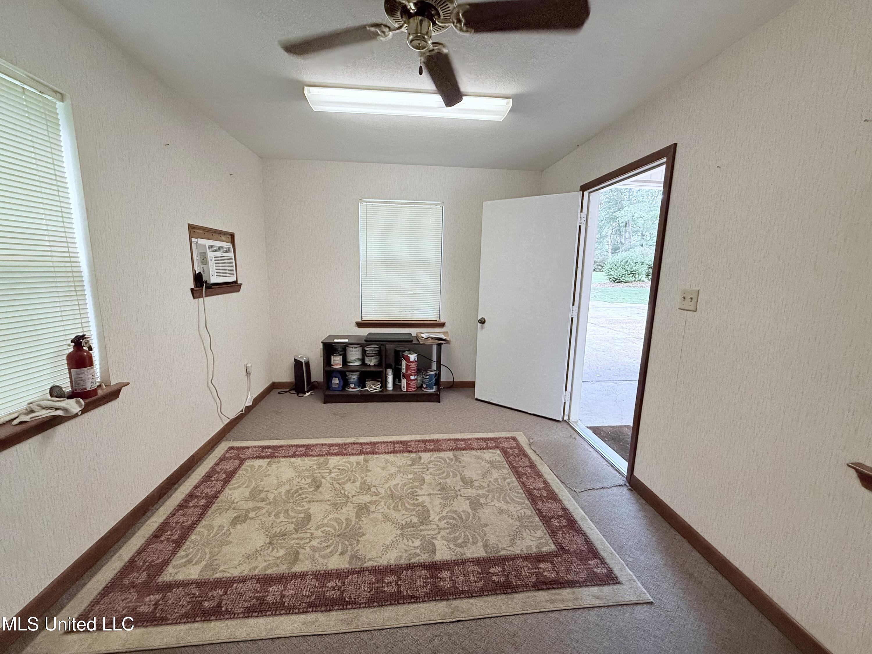 6324 Country Lane Moss Point, MS 39562 - Photo 10 of 52 IMG_5507