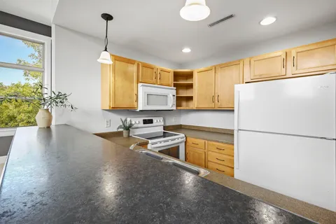 $230,000 | 1009 Summit Avenue, Unit 5, Stoughton, WI 53589