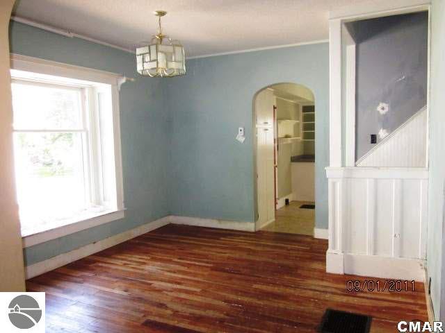 217 Gwinner Street Ithaca, MI 48847 - Photo 4 of 19 1767443-3.JPG