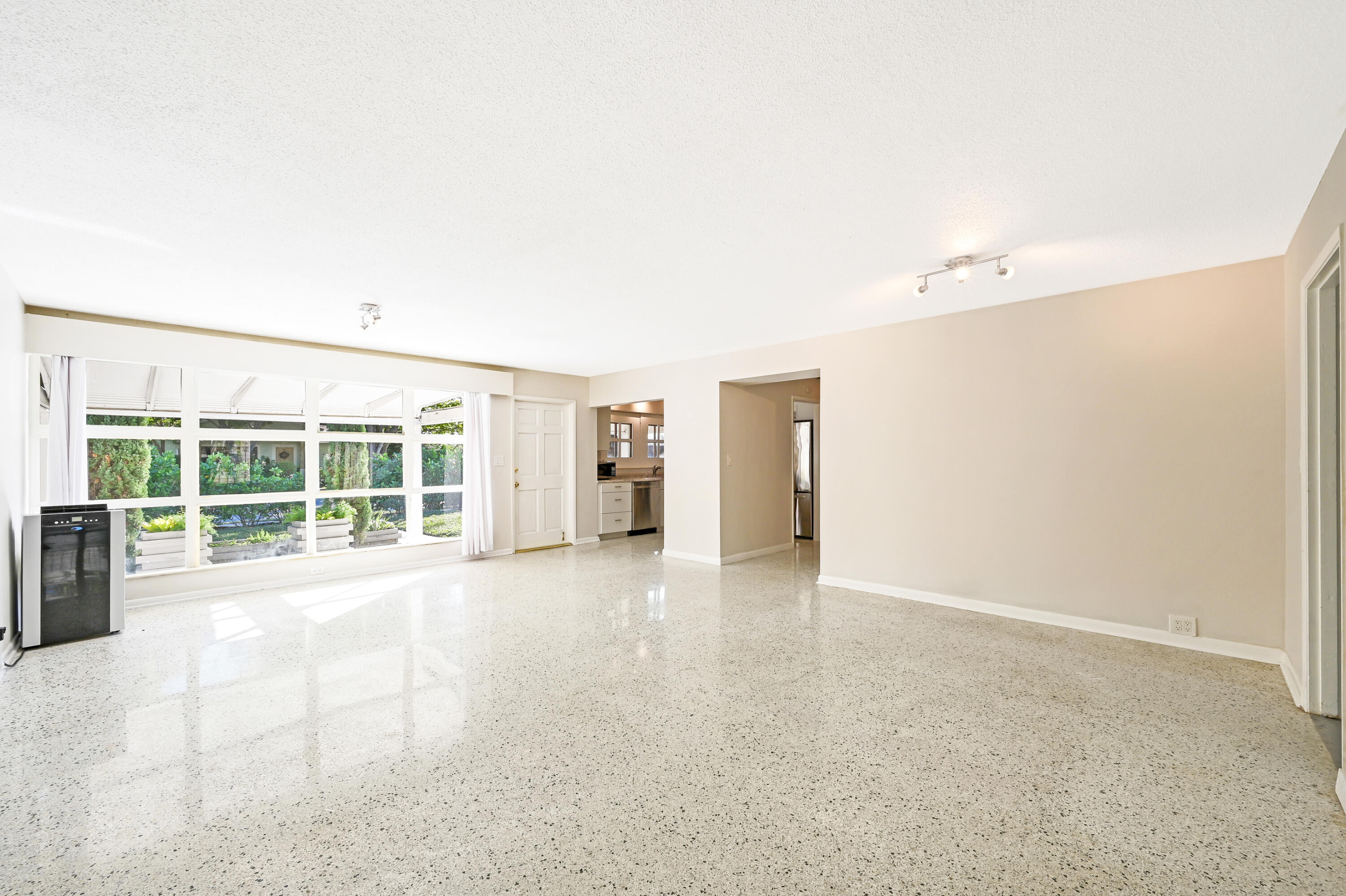 151 Arlington Road West Palm Beach, FL 33405 - Photo 6 of 15 Image 4