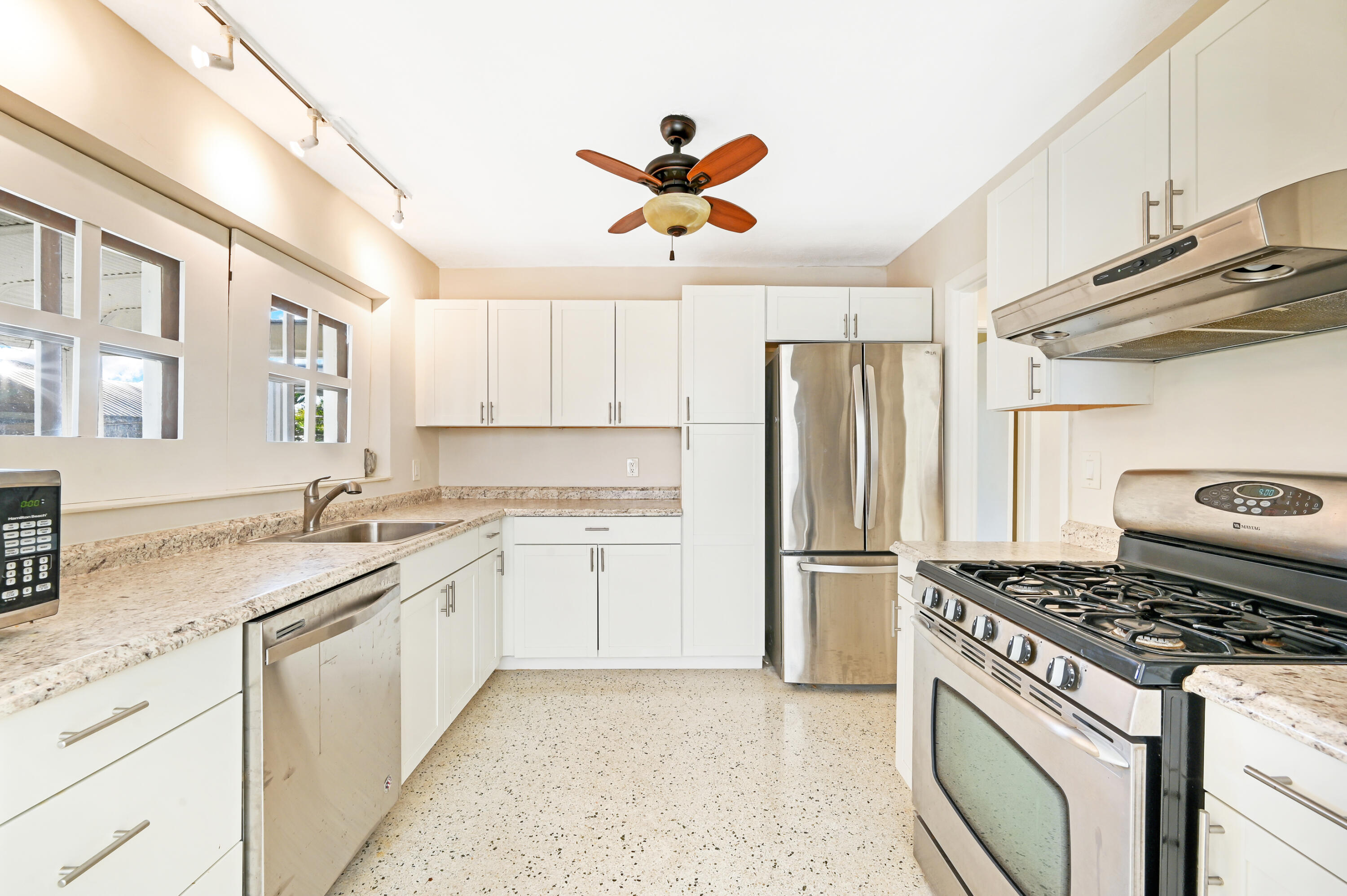 151 Arlington Road West Palm Beach, FL 33405 - Photo 7 of 15 Image 5