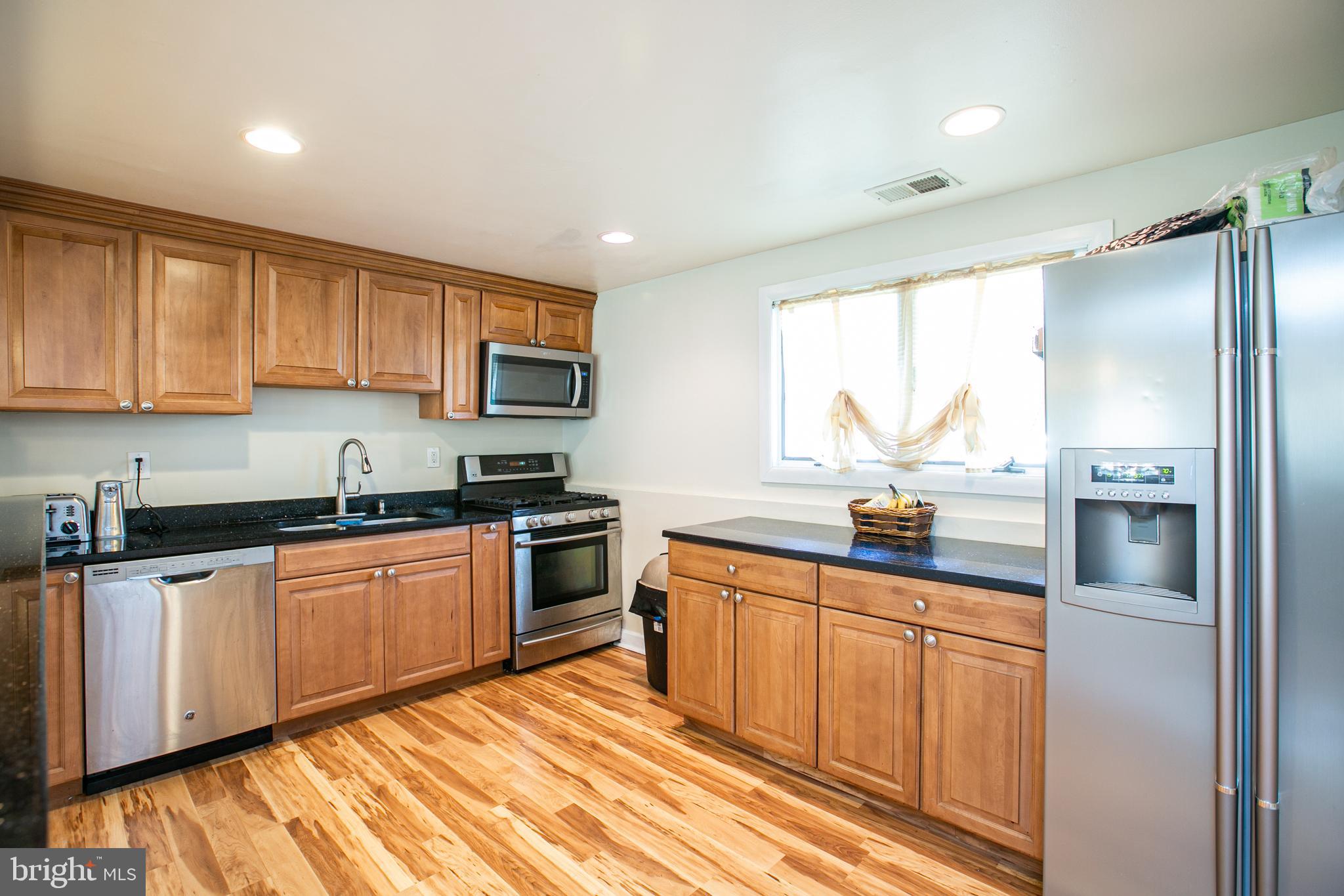 35 Fenway Road Hamilton, NJ 08620 - Photo 6 of 34