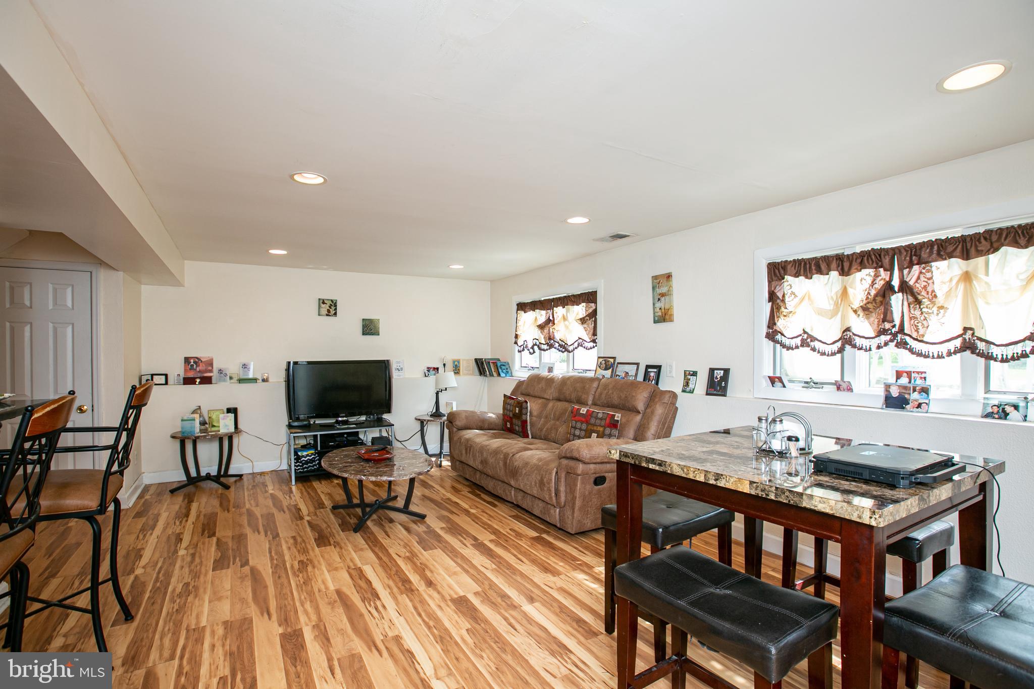 35 Fenway Road Hamilton, NJ 08620 - Photo 9 of 34