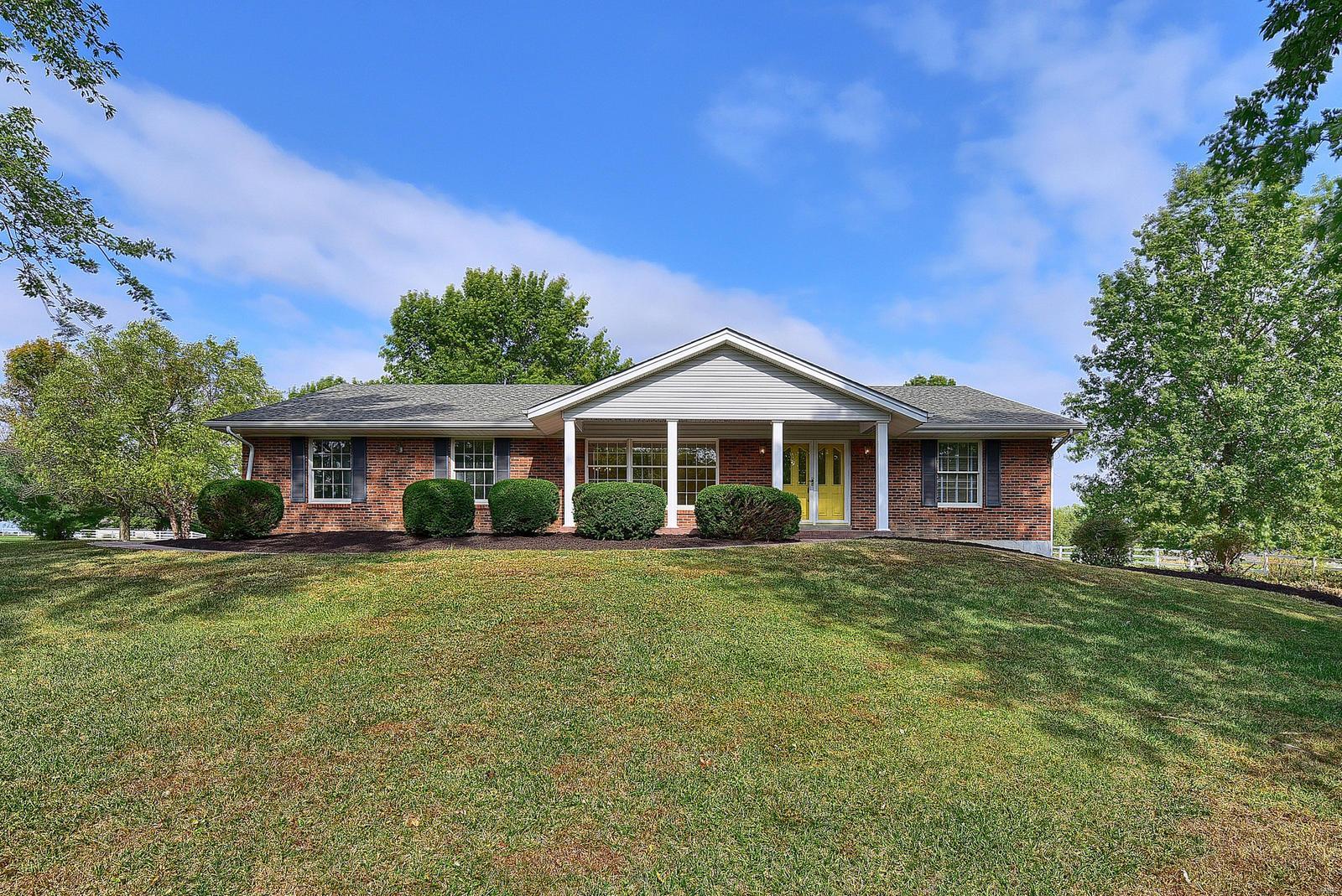 809 Mueller Road O'Fallon, MO 63366 - Photo 1 of 39