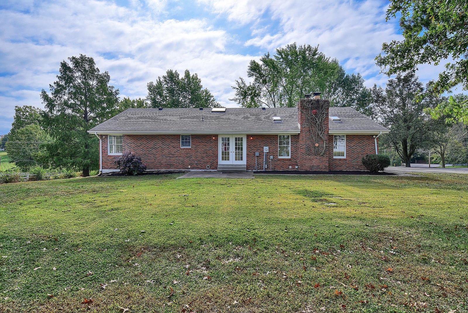 809 Mueller Road O'Fallon, MO 63366 - Photo 3 of 39