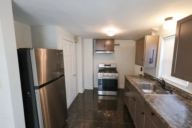 $2,450 | 15 Ridgeview Avenue, Unit 1R, Boston, MA 02126