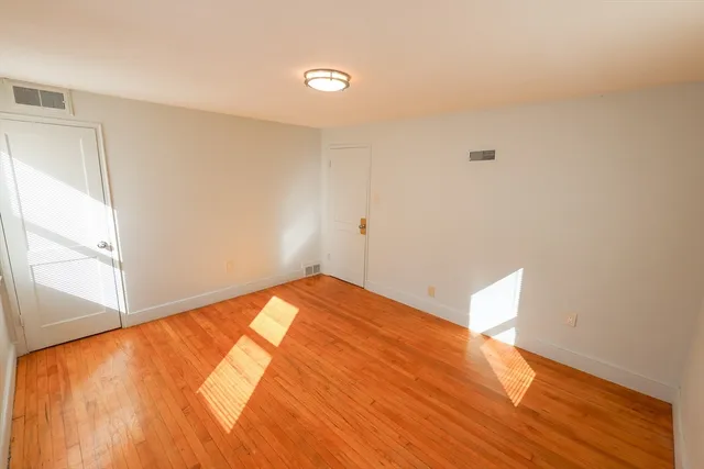 $2,450 | 15 Ridgeview Avenue, Unit 1R, Boston, MA 02126