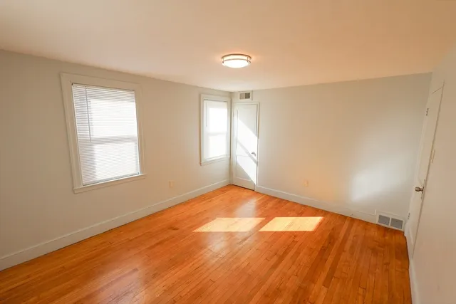 $2,450 | 15 Ridgeview Avenue, Unit 1R, Boston, MA 02126