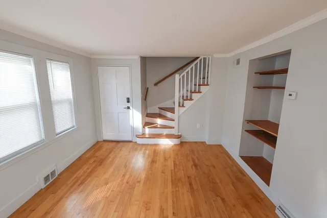 $2,450 | 15 Ridgeview Avenue, Unit 1R, Boston, MA 02126