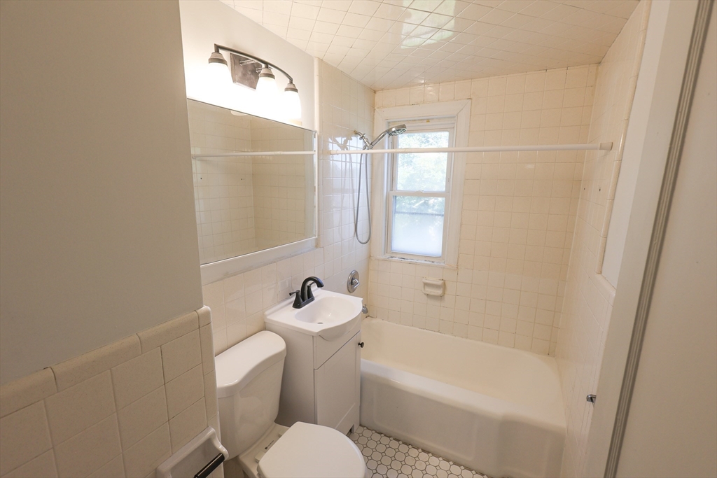 15 Ridgeview Avenue, Unit 1R Boston, MA 02126 - Photo 10 of 15