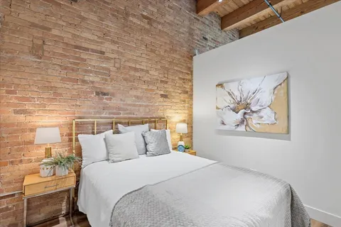 $3,700 | 153 West Ohio Street, Unit 204, Chicago, IL 60654