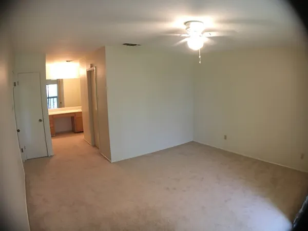 $1,650 | 1905 West Lane, Kerrville, TX 78028