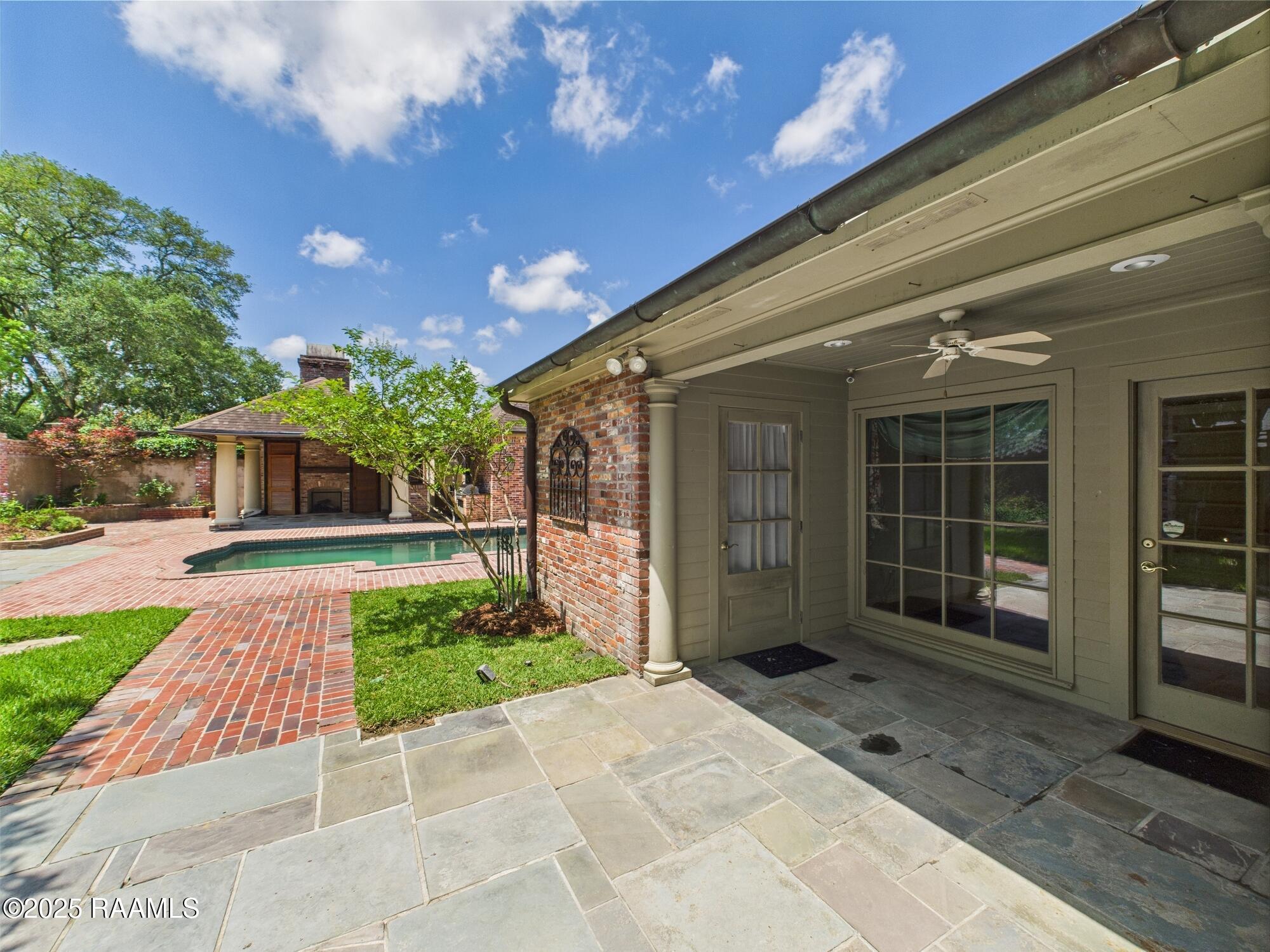 107 Wembley Road Lafayette, LA 70503 - Photo 8 of 46 CAM02220G0-PR0052-STILL057