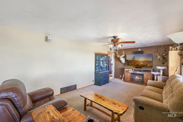 $425,000 | 2036 South 2000 East, Gooding, ID 83330