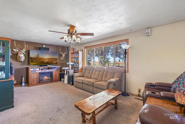 $425,000 | 2036 South 2000 East, Gooding, ID 83330