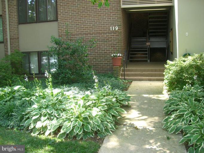 119 Cross Keys Road, Unit R119C Baltimore, MD 21210 - Photo 1 of 30 Exterior (Main)