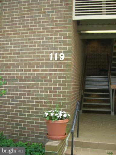 119 Cross Keys Road, Unit R119C Baltimore, MD 21210 - Photo 15 of 30 Exterior (Front)