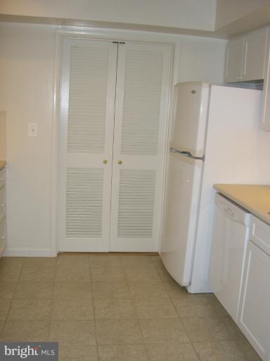 119 Cross Keys Road, Unit R119C Baltimore, MD 21210 - Photo 22 of 30 Kitchen