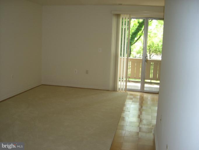 119 Cross Keys Road, Unit R119C Baltimore, MD 21210 - Photo 24 of 30 Living Room
