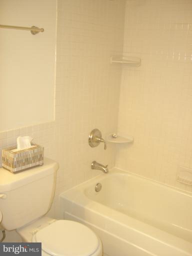 119 Cross Keys Road, Unit R119C Baltimore, MD 21210 - Photo 4 of 30 Bath