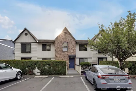 $614,880 | 3410 161st Court Southeast, Unit 31, Bellevue, WA 98008