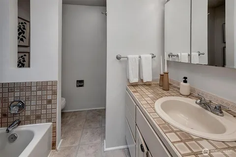 $614,880 | 3410 161st Court Southeast, Unit 31, Bellevue, WA 98008