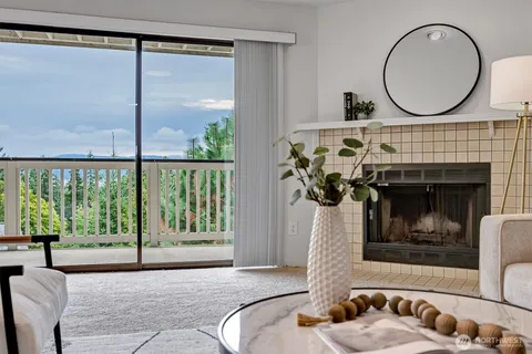 $614,880 | 3410 161st Court Southeast, Unit 31, Bellevue, WA 98008