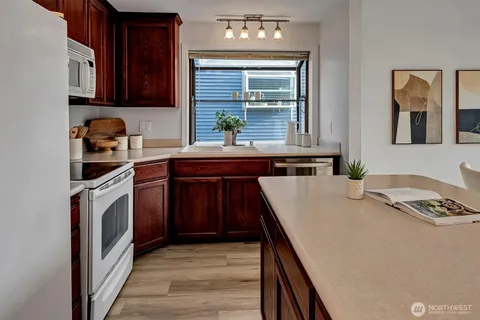 $614,880 | 3410 161st Court Southeast, Unit 31, Bellevue, WA 98008