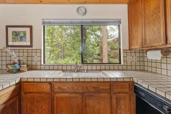 $519,000 | 596 Sugarbush Lane, Murphys, CA 95247