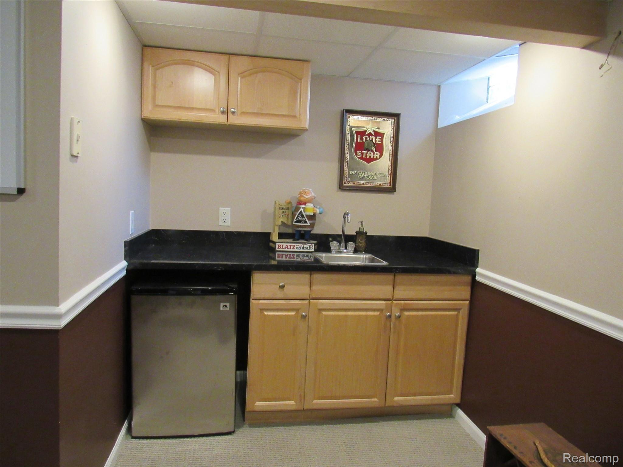 1635 Fairholme Road Grosse Pointe, MI 48236 - Photo 37 of 42 33.JPG