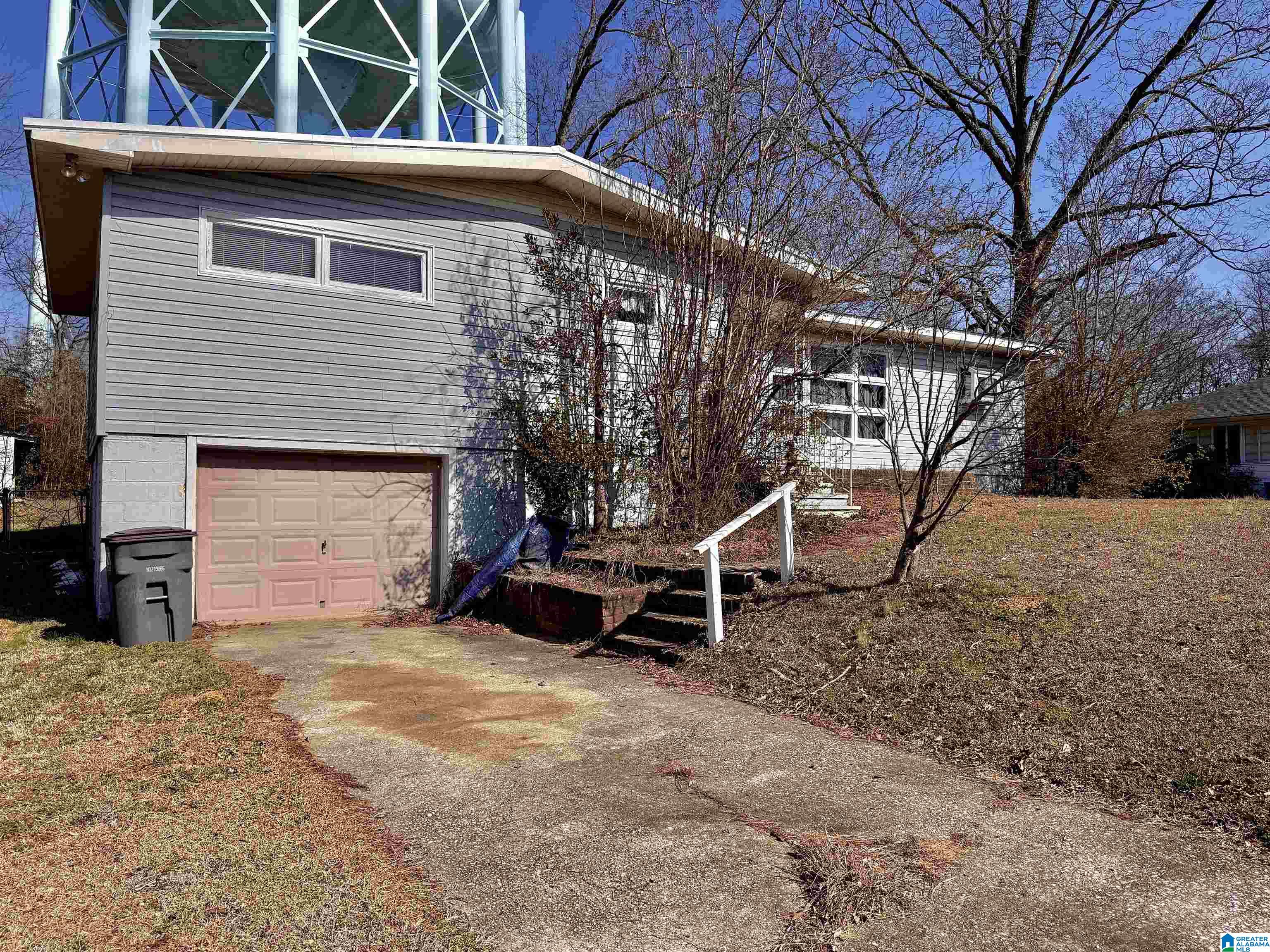 320 Westview Road Gardendale, AL 35071 - Photo 2 of 15