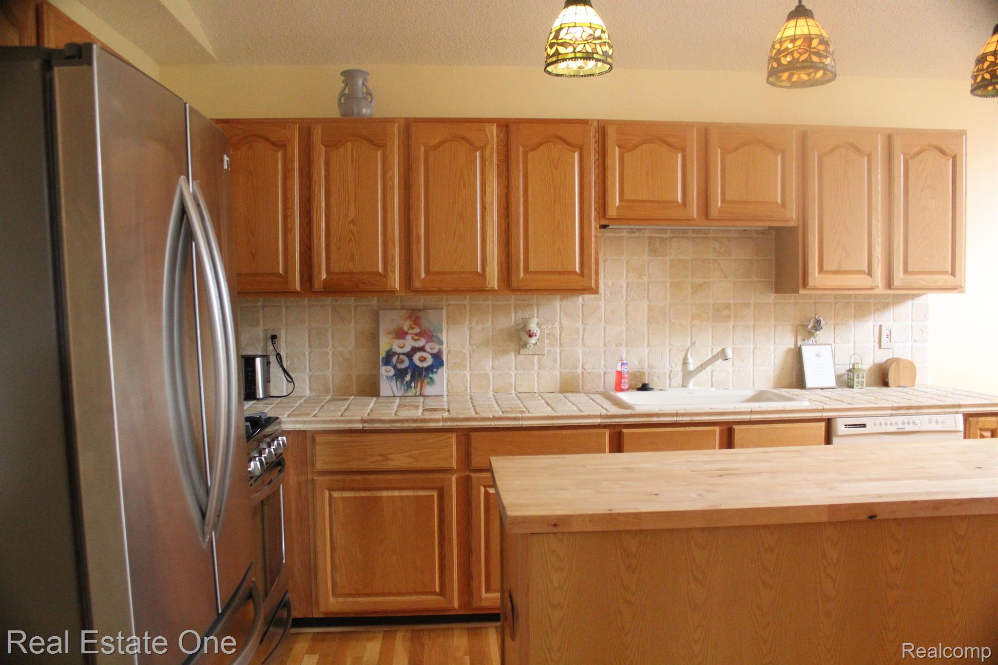 21570 River Ridge Court Farmington, MI 48335 - Photo 7 of 27 Gallery Image 7